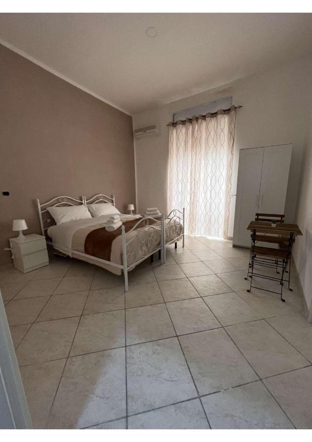 La Svolta Rooms Наполи Екстериор снимка