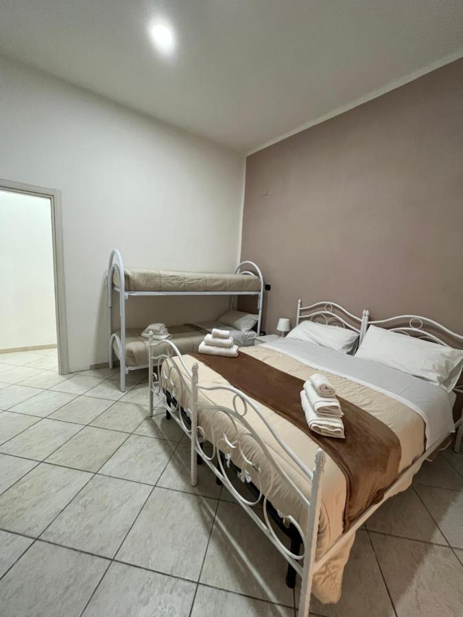 La Svolta Rooms Наполи Екстериор снимка